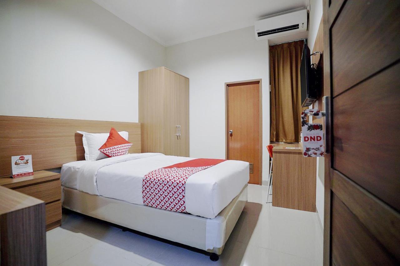 Oyo 415 The Kartini 8 Residence Джакарта Экстерьер фото