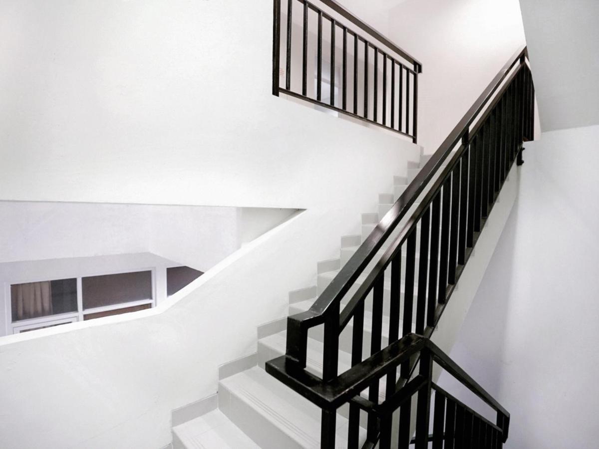 Oyo 415 The Kartini 8 Residence Джакарта Экстерьер фото